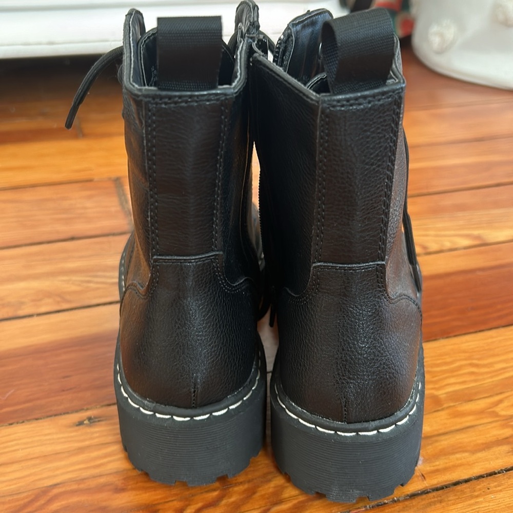 Women’s boots - Picture 2 of 4
